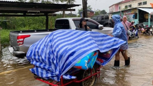 Bão Noru khiến tình trạng ngập lụt tại Thái Lan thêm nghiêm trọng