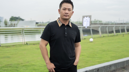 Ca sĩ Bằng Kiều lưu diễn ở Anh và Ba Lan