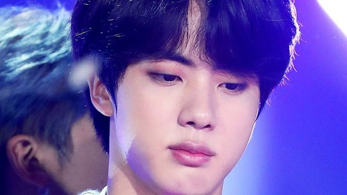 Jin BTS hốt hoảng khi livestream mà không ai vào xem