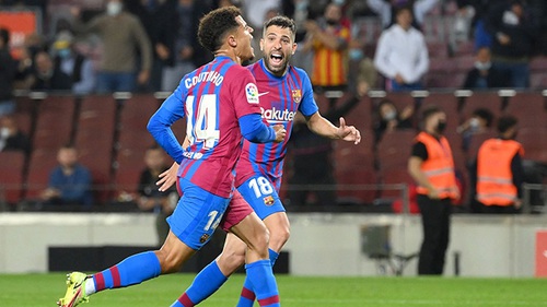 Barcelona chiến thắng trở lại: Những người viết kịch ở Camp Nou