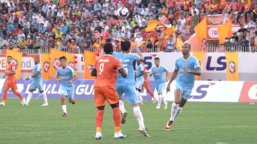 Bóng lăn tuần qua: Không có sẵn con đường