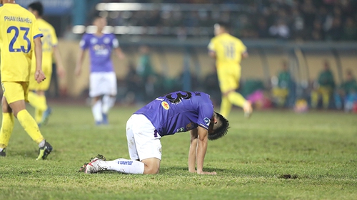 Chuyên gia Đoàn Minh Xương: 'Hãy tính tiếp để V-League có thể đi'