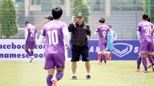 Hồi hộp cùng HLV Park Hang Seo