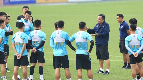 HLV Chu Đình Nghiêm: 'Các bạn ủng hộ HLV trưởng mới là lời tri ân với tôi'