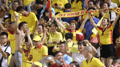 Nam Định giành chiến thắng nghẹt thở trước SLNA