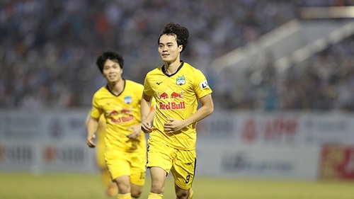 Vòng 8 LS V-League 2021: HAGL bay cao ngôi đầu