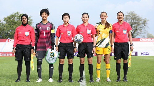 Bà hoàng sân cỏ lên ngôi