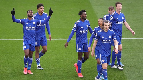 Chelsea hòa, Leicester nới rộng cách biệt