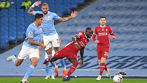 Liverpool: Kiếm danh hiệu trong 30 năm, tiêu trong 90 phút