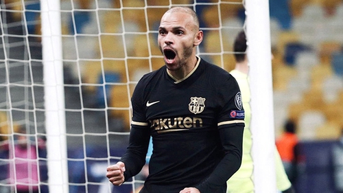 Trực tiếp Ferencvaros vs Barcelona: Và Braithwaite đã mang Griezmann trở lại