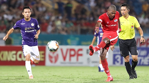 HLV Trần Bình Sự: 'Chân sút nội khó cạnh tranh Vua phá lưới'