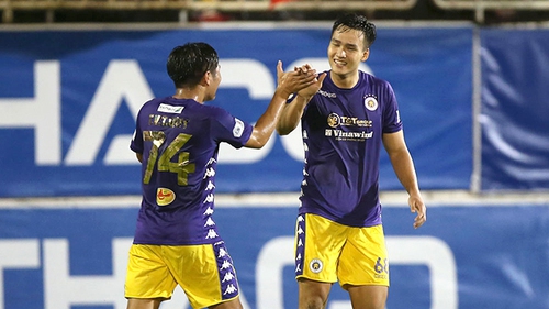 HLV Nguyễn Thành Vinh: 'Cầu thủ trẻ Hà Nội trưởng thành nhanh nhờ các đàn anh'