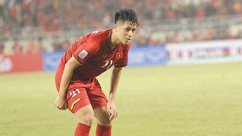 Đình Trọng lần thứ ba lên bàn mổ: Tại sao nói đời cầu thủ ngắn?