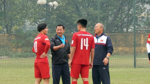 Trợ lý HLV Park Hang Seo ủng hộ Quang Hải xuất ngoại