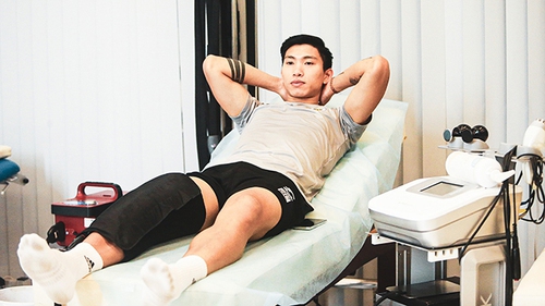 Bác sỹ thể thao: Lỗ hổng của bóng đá chuyên nghiệp