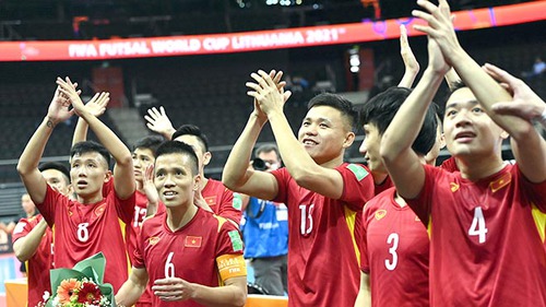 Cựu giám sát trọng tài Đoàn Phú Tấn: 'Nên tin vào trọng tài'