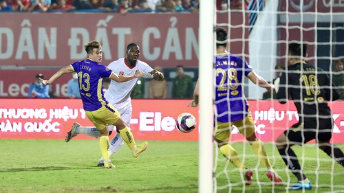 Vòng 23 V League 2022: 'Người lên ngựa, kẻ chia bào'