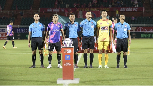 V-League lại 'nóng' chuyện trọng tài