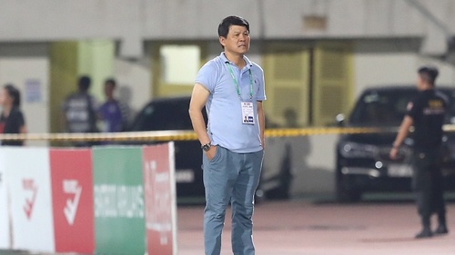 V-League 2022: Đỏ mắt tìm thầy