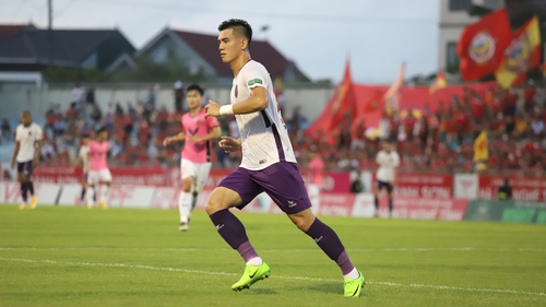 HLV Lư Đình Tuấn cậy nhờ Nguyễn Tiến Linh