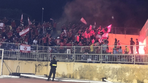 Nghĩ về 'văn hóa cổ động' bóng đá