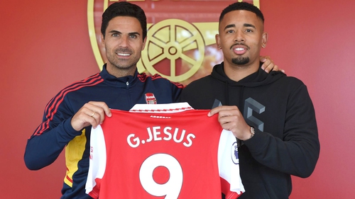 Các “số 9” của Arsenal đã thể hiện thế nào?