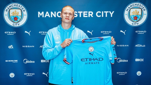 Chuyển nhượng Man City: Sự khôn ngoan của quái vật