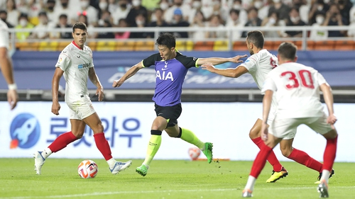 Arsenal, Tottenham, Chelsea giao hữu: Người phấn khởi, kẻ ưu tư