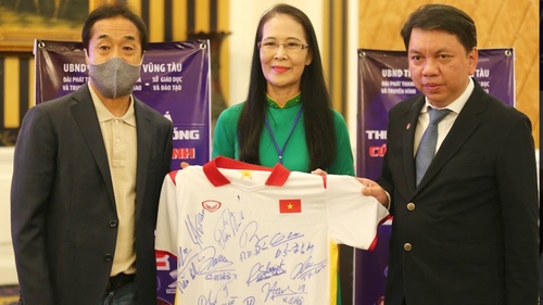 Sự việc -Ý kiến: Chăm lấy cái gốc