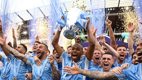 Man City vẫn là vua Premier League