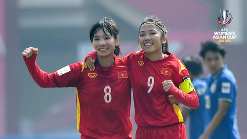 Bóng lăn tuần qua: 'Ví đây đổi phận làm trai được...'