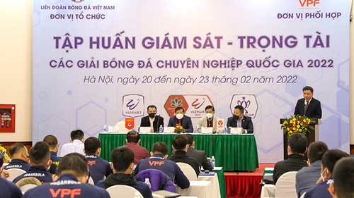 Chờ 'vua sân cỏ' lột xác