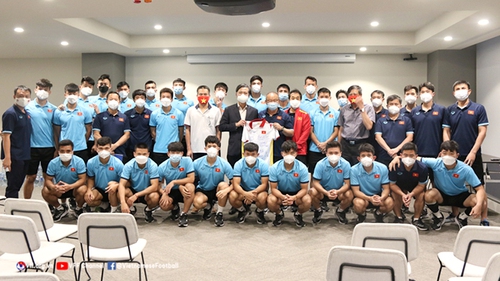 Đại sứ Việt Nam tại Australia động viên đội tuyển Việt Nam