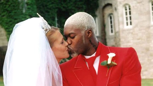 Djibril Cisse trở thành… lãnh chúa