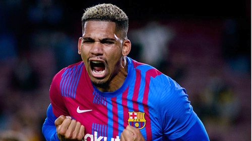 Ronald Araujo: Lính cứu hỏa ở Camp Nou