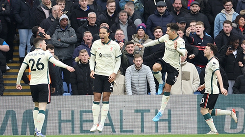 Ngoại hạng Anh vòng 23: Liverpool áp sát Man City, Arsenal hụt hơi