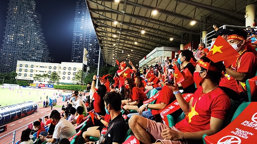 Yêu tuyển Việt Nam bằng trái tim nóng và cái đầu lạnh