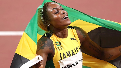 Thompson-Herah đi vào lịch sử với cú đúp huy chương vàng