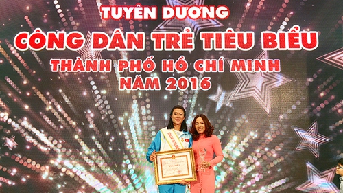 Lê Tú Chinh 'đốn tim' cựu 'Nữ hoàng tốc độ' Vũ Thị Hương