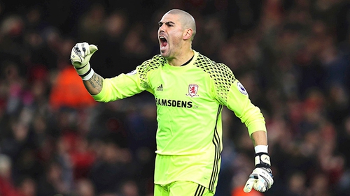 Victor Valdes tuyên bố giải nghệ: Tạm biệt một tài năng bình dị