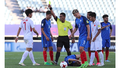 Cựu danh thủ Vũ Mạnh Hải: 'Cầu thủ trẻ cần môi trường tốt để phát triển'