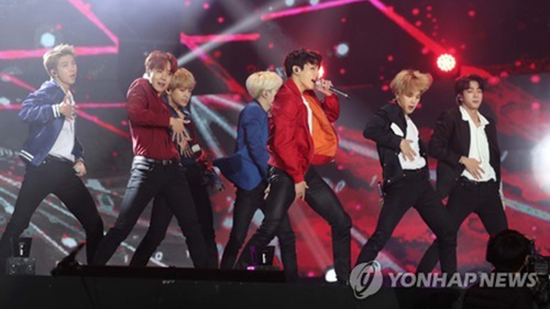 BTS, Lee Joon Gi, Yoona là các ngôi sao hallyu nổi tiếng nhất năm 2017