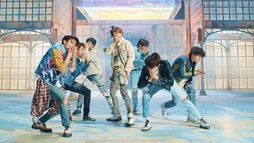 BTS tiếp tục lập kỷ lục, ‘Fake Love’ ra mắt đã chiếm vị trí 10 BXH Billboard Hot 100