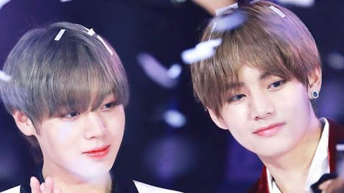 ‘Cưng xỉu’ những thời khắc BTS chiều chuộng nghệ sĩ đàn em