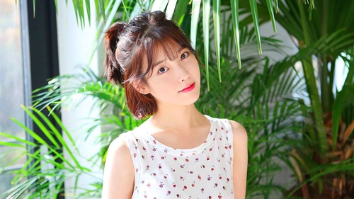 IU - 'Ngôi sao của các ngôi sao' cả G-Dragon, Song Joong Ki và Song Hye Kyo đều hâm mộ