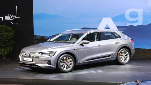 Bóc tách Audi e-tron SUV: Xe điện bạt ngàn công nghệ, không đối thủ ở Việt Nam