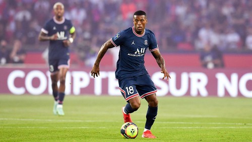 PSG ra giá bán đứt Wijnaldum