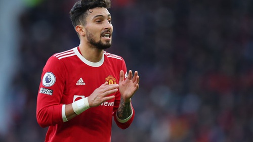 Nice muốn chiêu mộ hậu vệ Man Utd