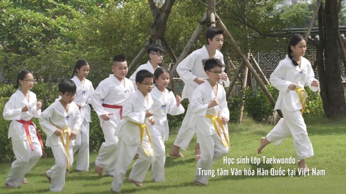 Thiếu nhi Việt Nam lan tỏa thông điệp 'Stay Strong' trước thềm năm học mới