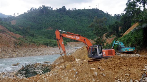 Vụ sạt lở tại Thủy điện Rào Trăng 3: Quyết tâm vượt mọi khó khăn tìm kiếm các nạn nhân mất tích